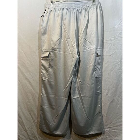 Haute Monde Young Contemporary Womens Wide Leg Satin like Material Pants Silver - Picture 2 of 8